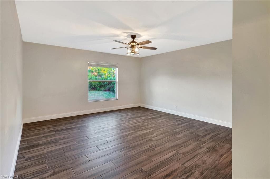 4810 12th St NE, Naples, FL 34120-22