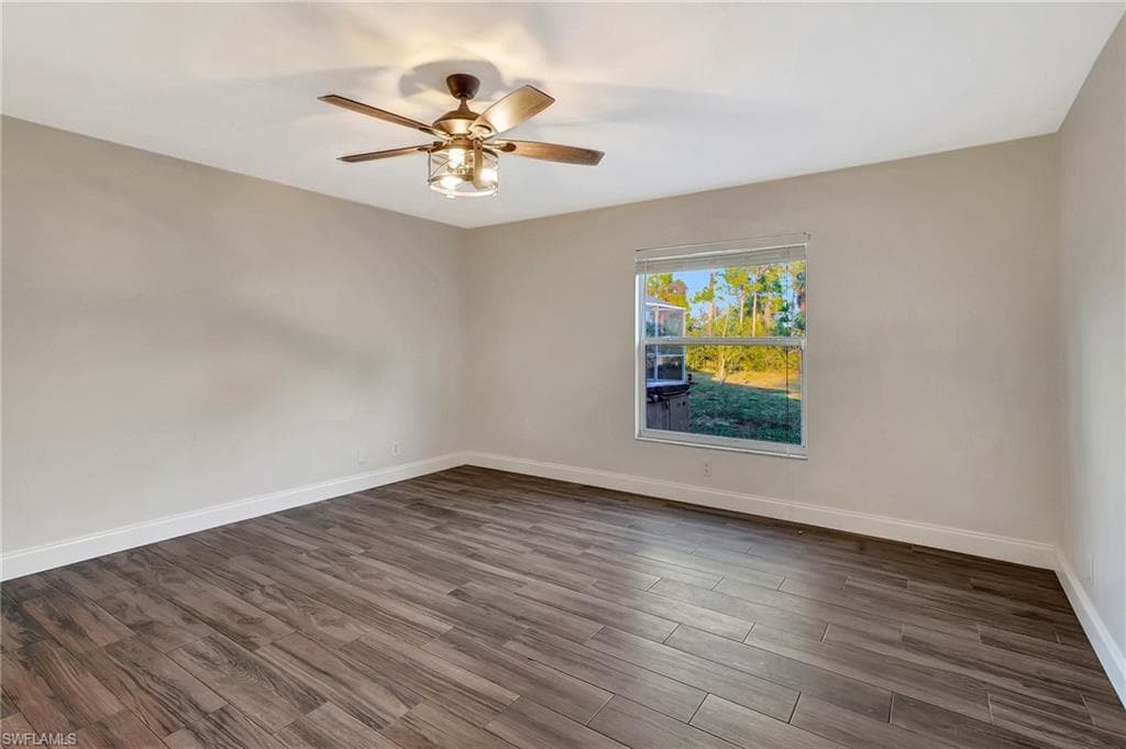 4810 12th St NE, Naples, FL 34120-23