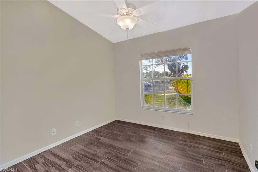 4810 12th St NE, Naples, FL 34120-27