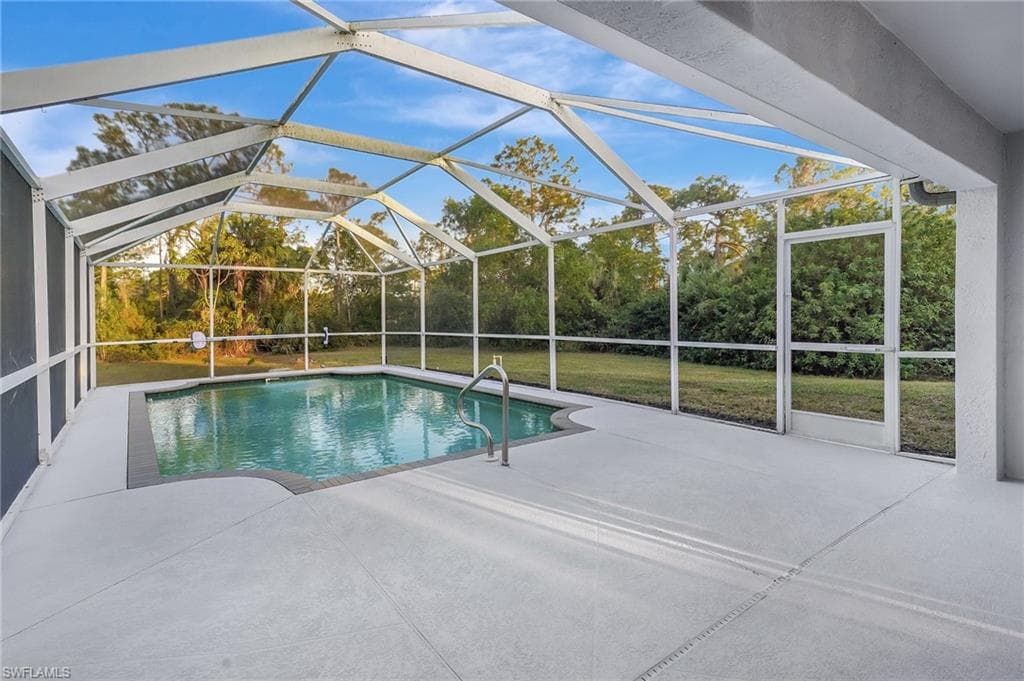 4810 12th St NE, Naples, FL 34120-36