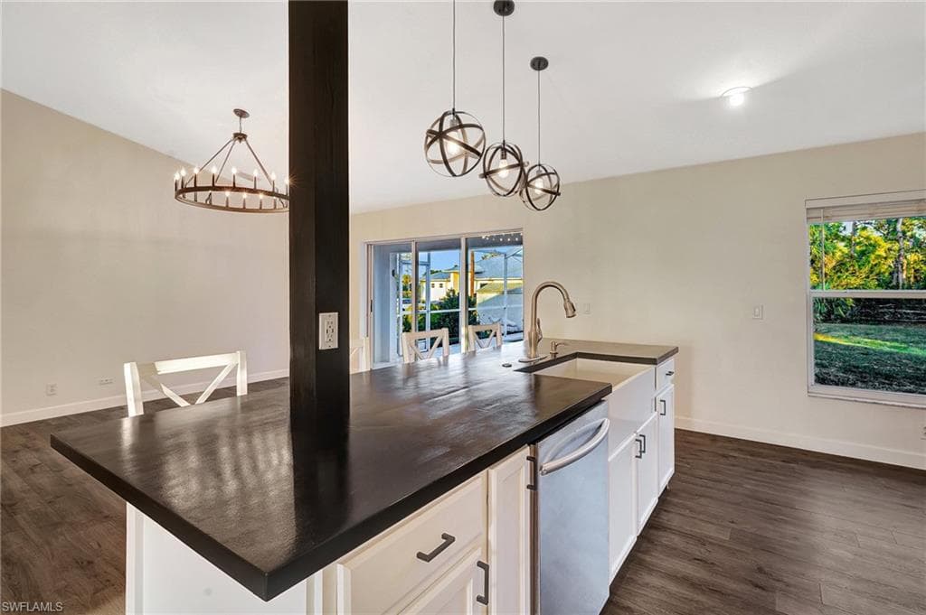 4810 12th St NE, Naples, FL 34120-7