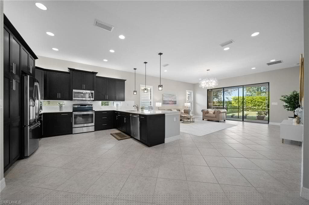 2866 Cinnamon Bay Cir, Naples, FL 34119-11