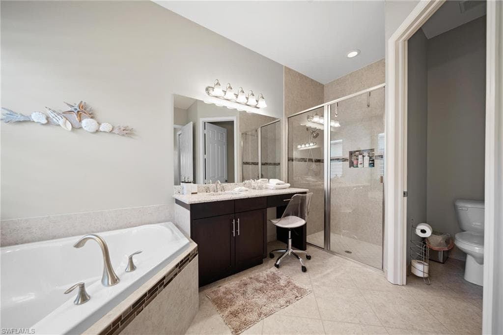 2866 Cinnamon Bay Cir, Naples, FL 34119-20
