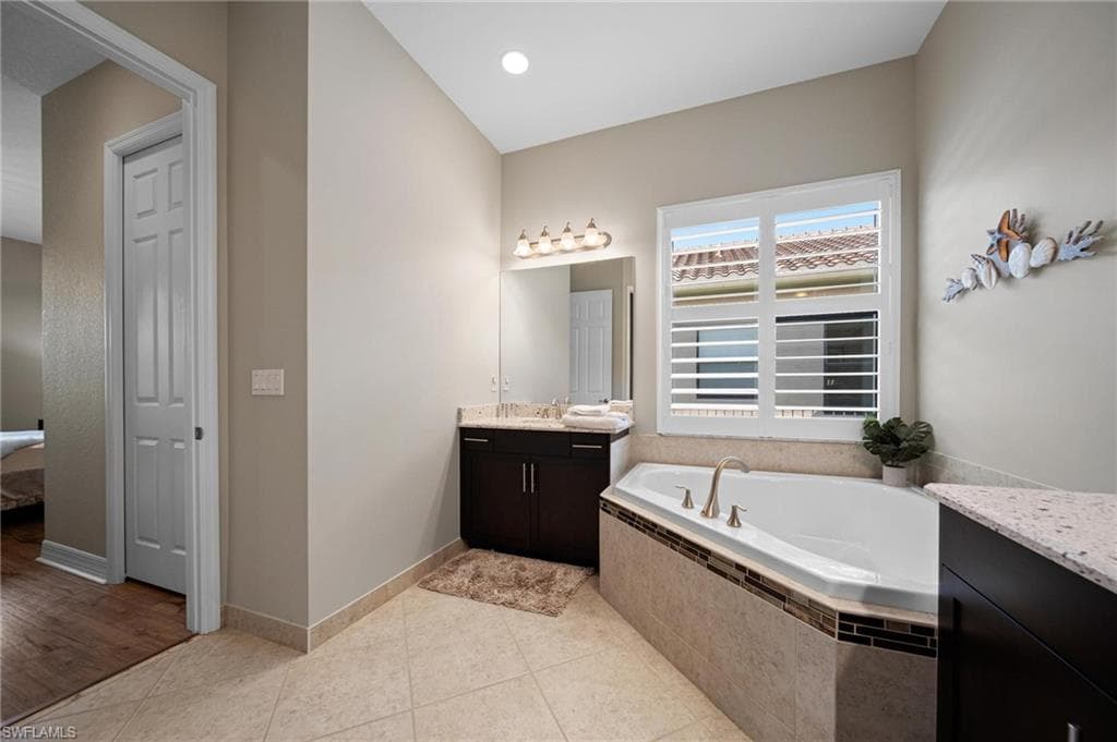 2866 Cinnamon Bay Cir, Naples, FL 34119-21