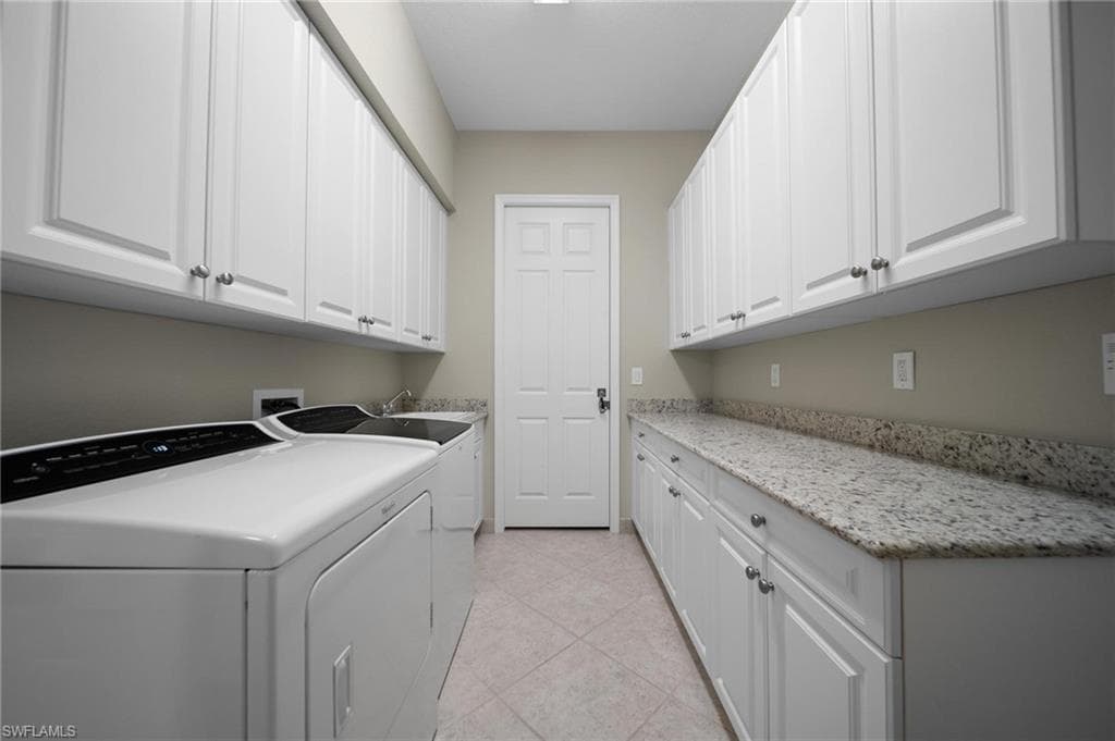 2866 Cinnamon Bay Cir, Naples, FL 34119-26