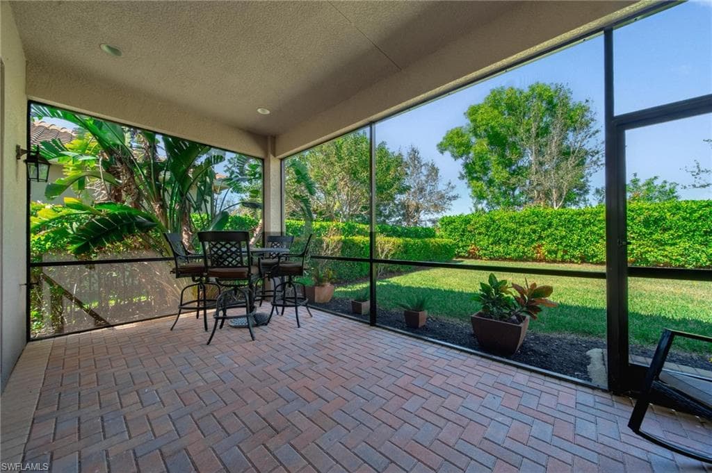 2866 Cinnamon Bay Cir, Naples, FL 34119-28