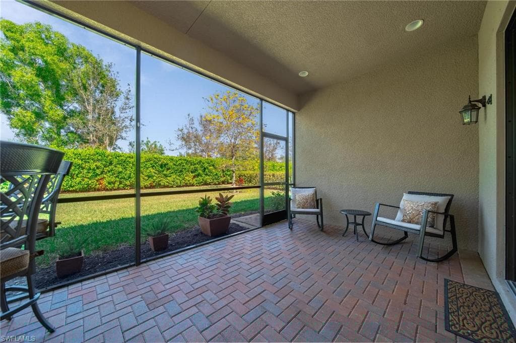 2866 Cinnamon Bay Cir, Naples, FL 34119-29