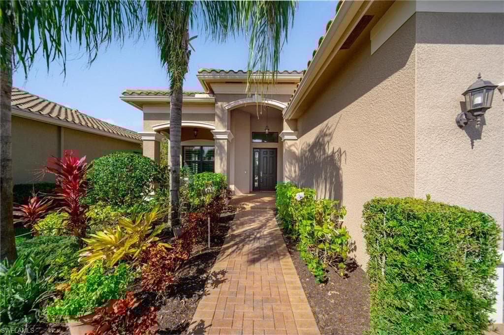 2866 Cinnamon Bay Cir, Naples, FL 34119-5