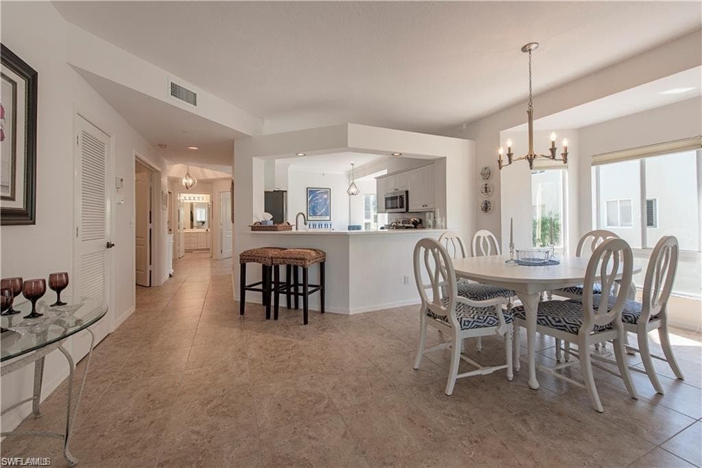 7702 Pebble Creek Cir 201, Naples, FL 34108-9