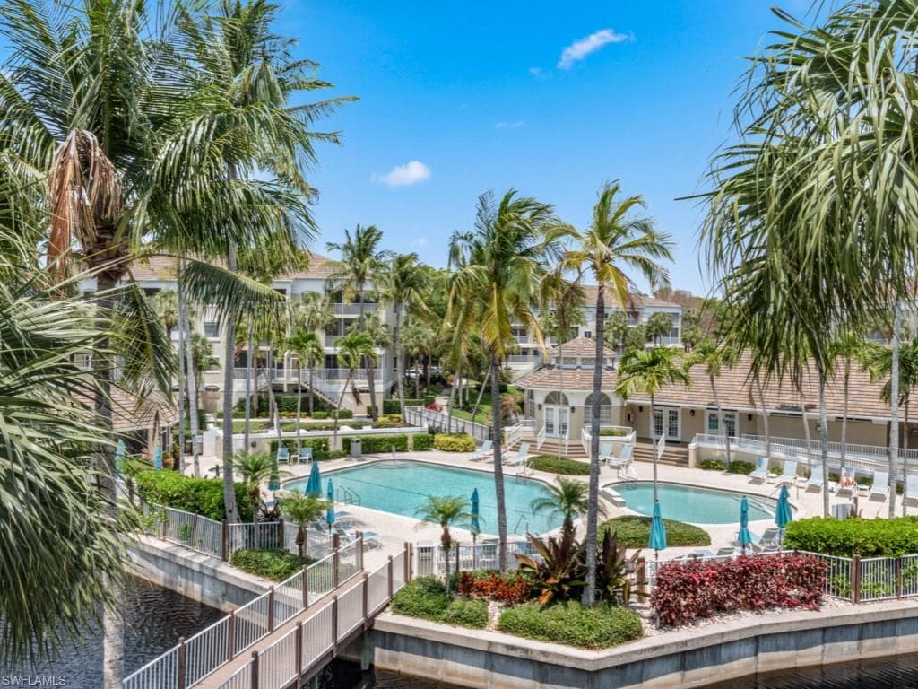 7702 Pebble Creek Cir 201, Naples, FL 34108-22