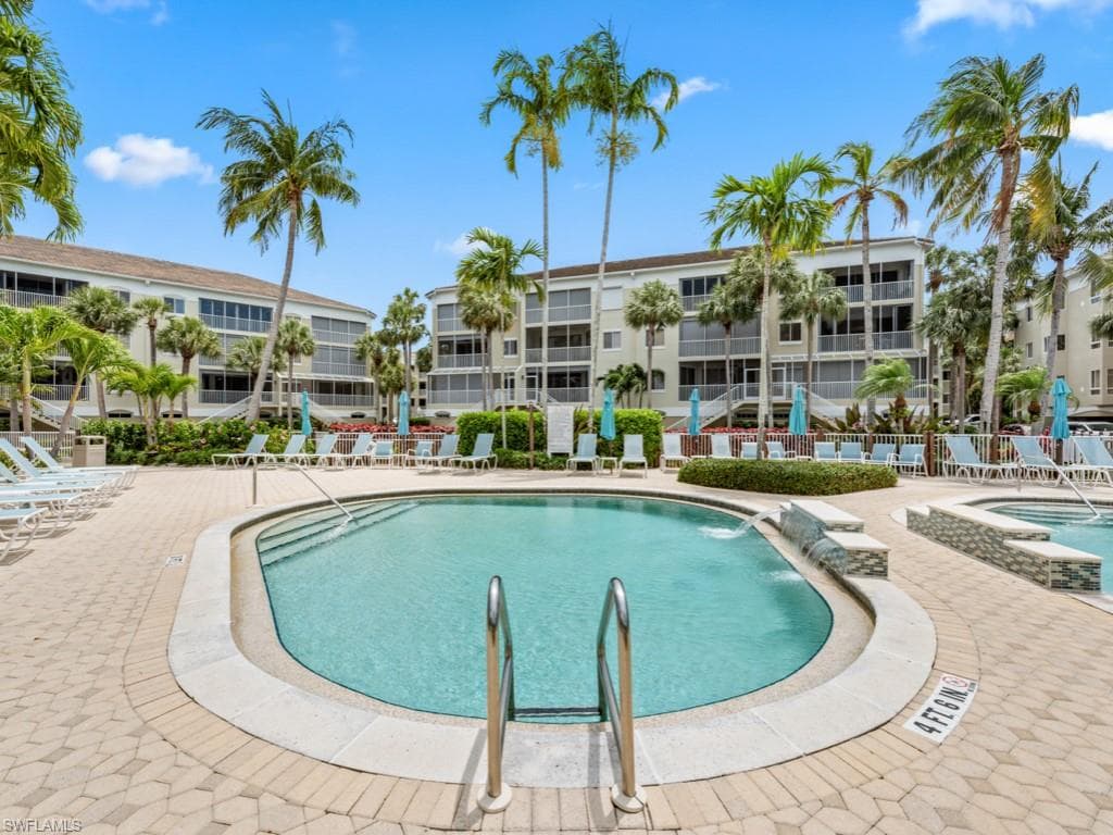 7702 Pebble Creek Cir 201, Naples, FL 34108-25
