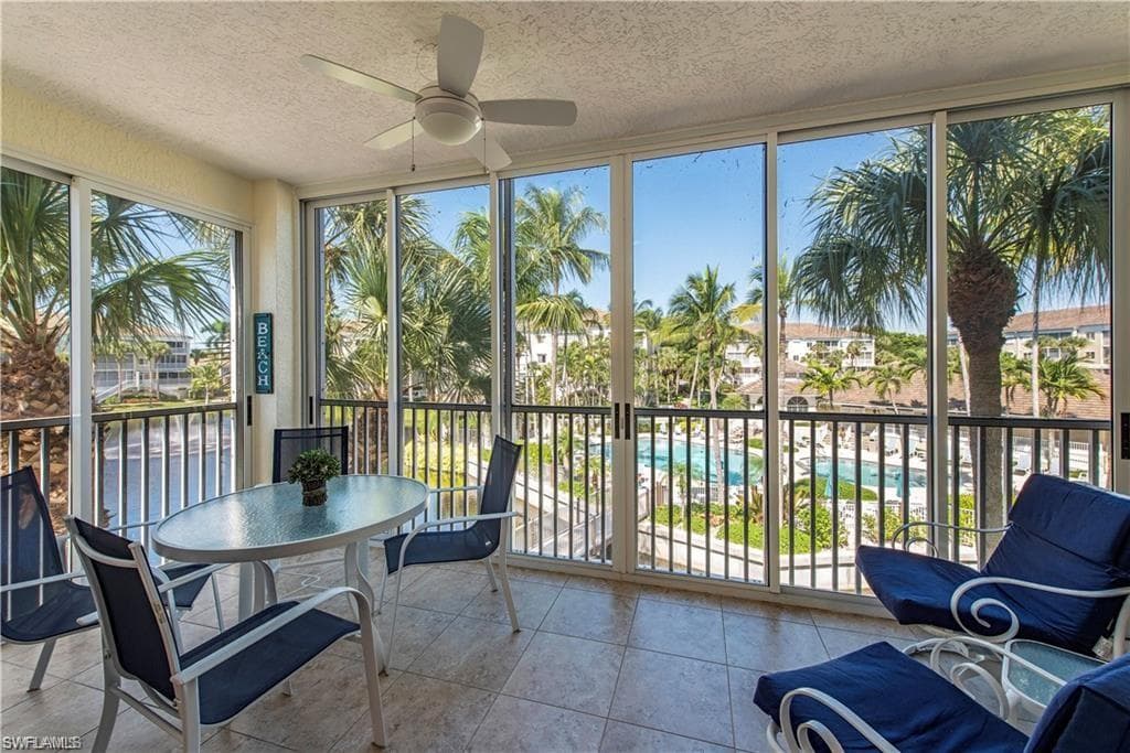 7702 Pebble Creek Cir 201, Naples, FL 34108-3