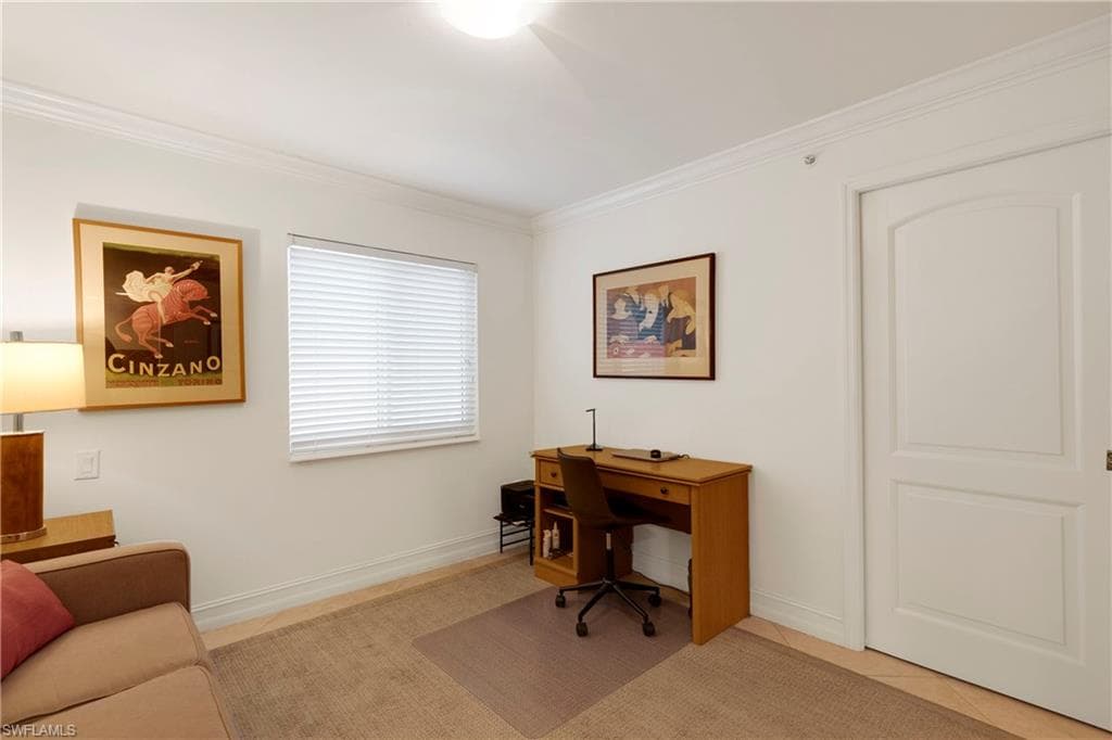 445 3rd Ave S 102, Naples, FL 34102-12