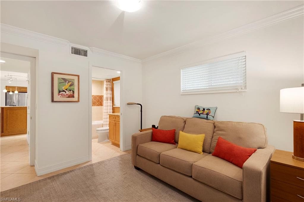 445 3rd Ave S 102, Naples, FL 34102-13