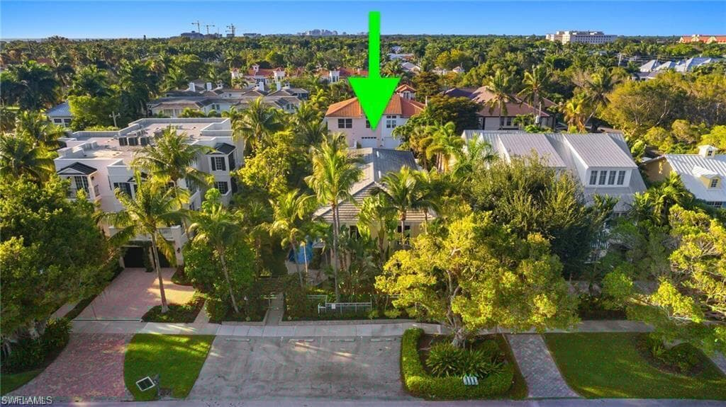 445 3rd Ave S 102, Naples, FL 34102-32