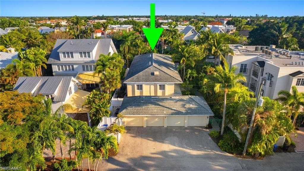445 3rd Ave S 102, Naples, FL 34102-33