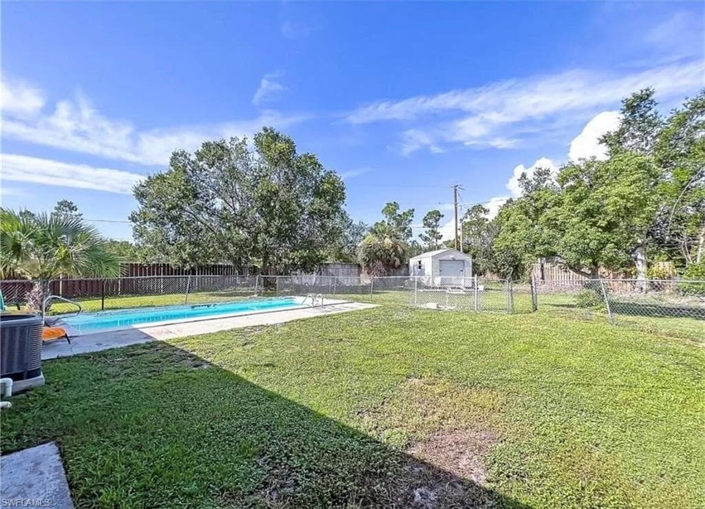 2117 Gardenia Cir, North Fort Myers, FL 33917-14