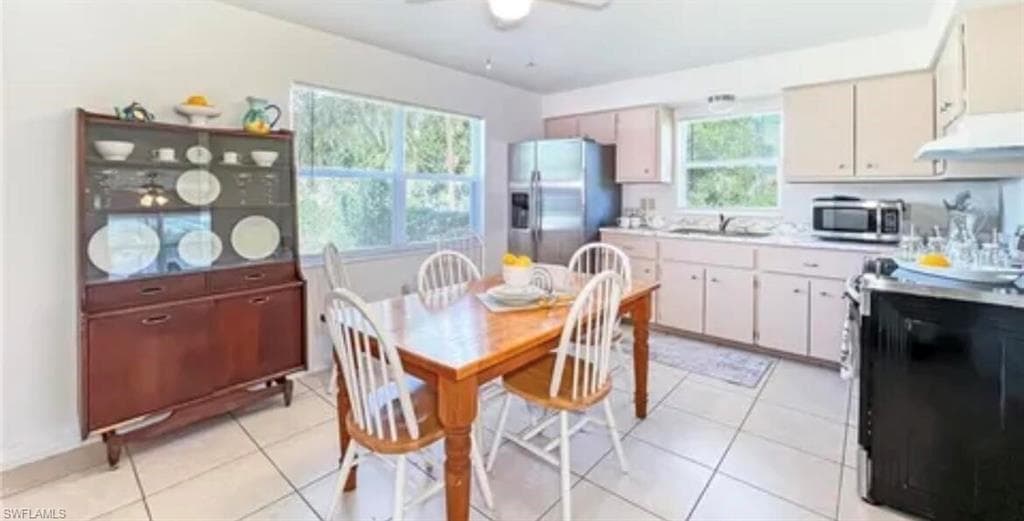 2117 Gardenia Cir, North Fort Myers, FL 33917-16