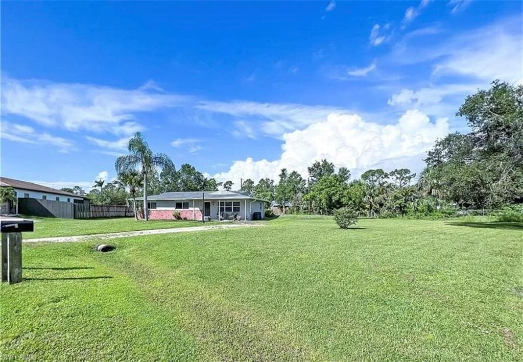 2117 Gardenia Cir, North Fort Myers, FL 33917-1