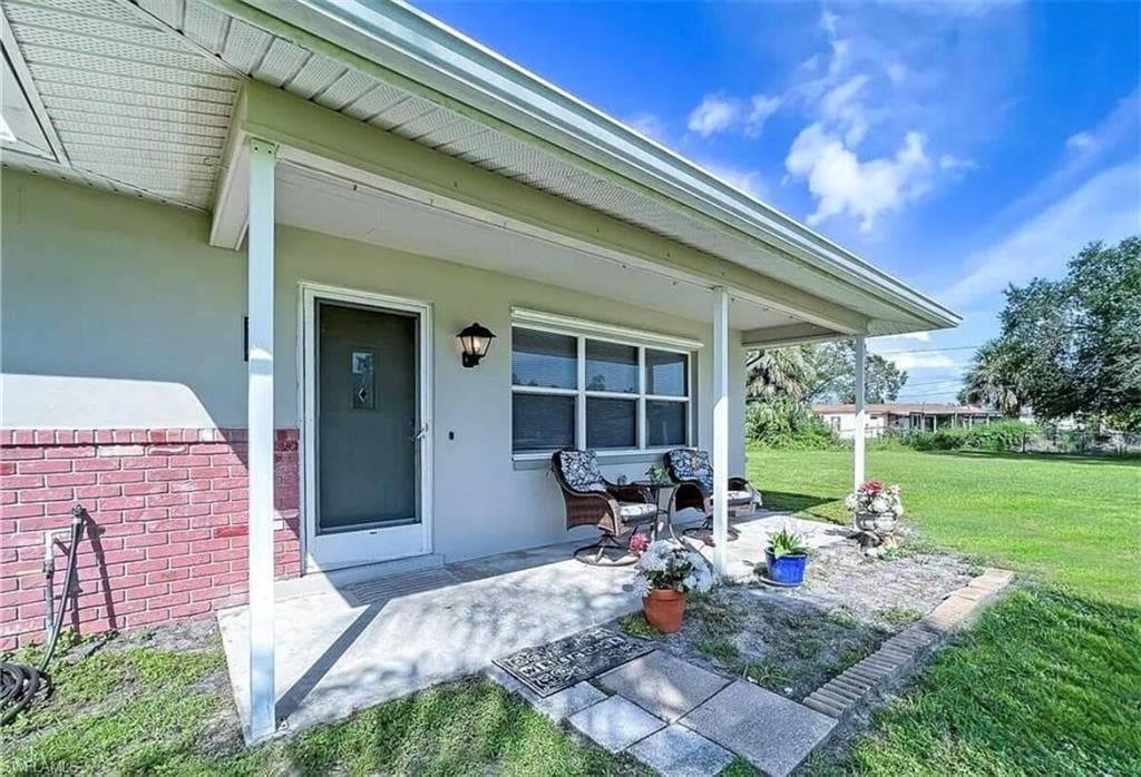 2117 Gardenia Cir, North Fort Myers, FL 33917-3