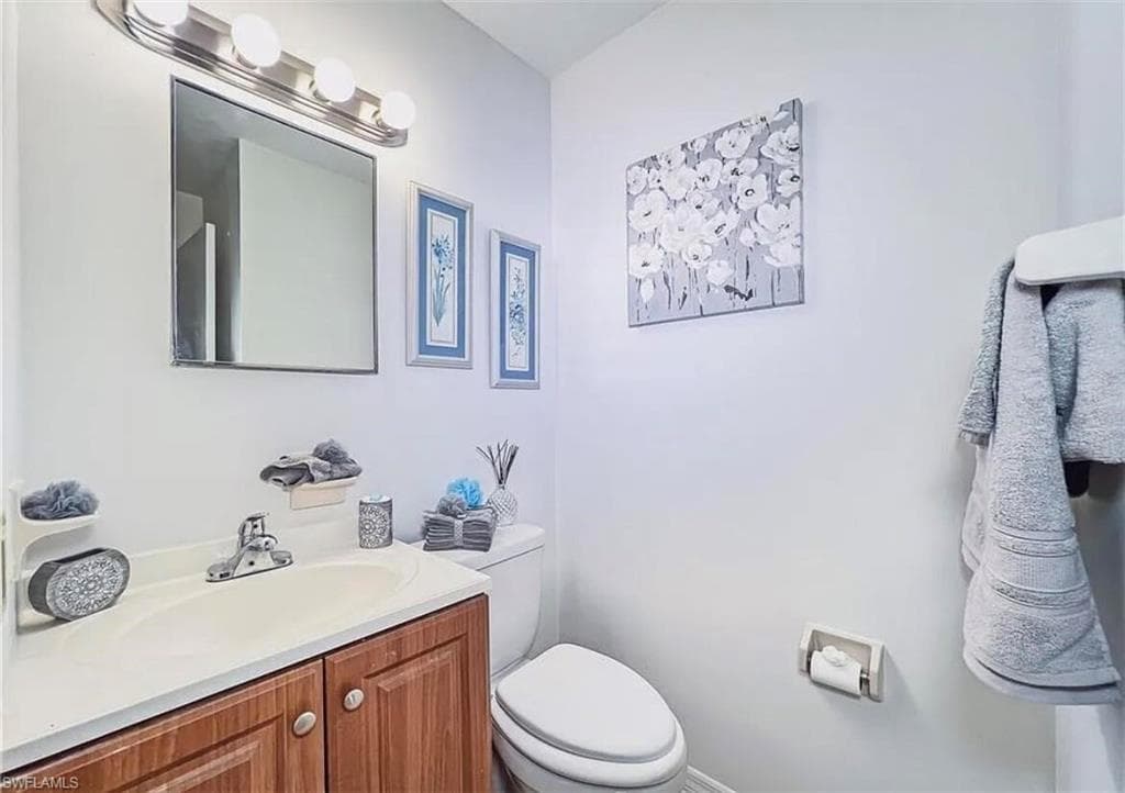 2117 Gardenia Cir, North Fort Myers, FL 33917-8