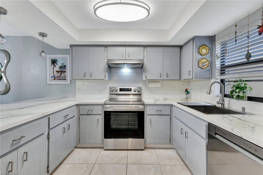 940 Palm View Dr 117, Naples, FL 34110-10