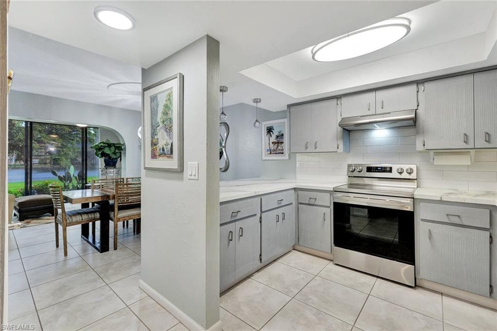 940 Palm View Dr 117, Naples, FL 34110-11