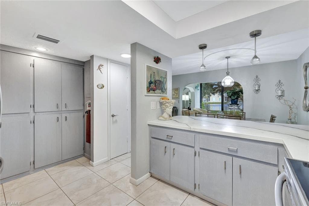 940 Palm View Dr 117, Naples, FL 34110-12