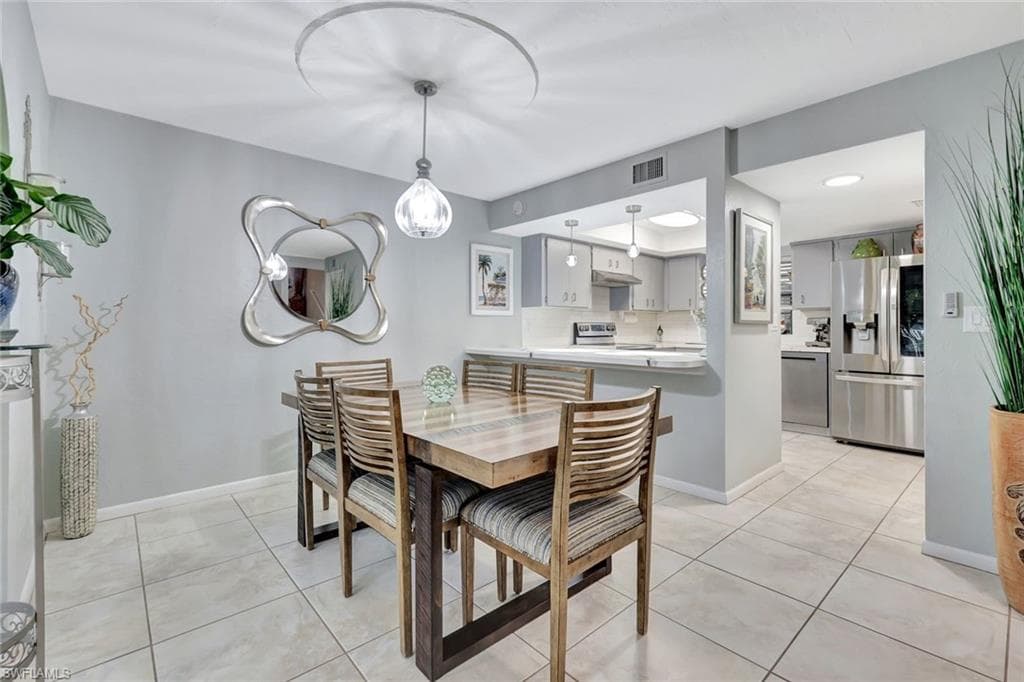 940 Palm View Dr 117, Naples, FL 34110-14