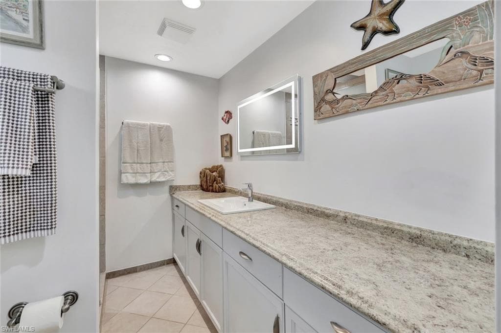 940 Palm View Dr 117, Naples, FL 34110-18