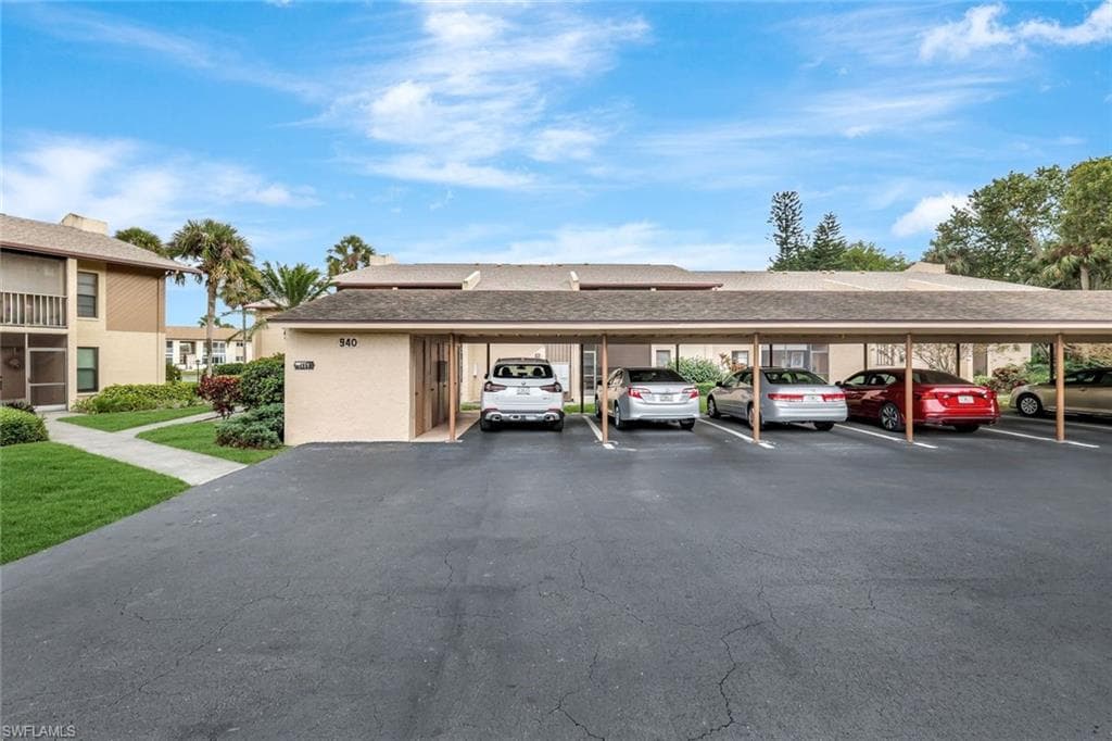 940 Palm View Dr 117, Naples, FL 34110-25