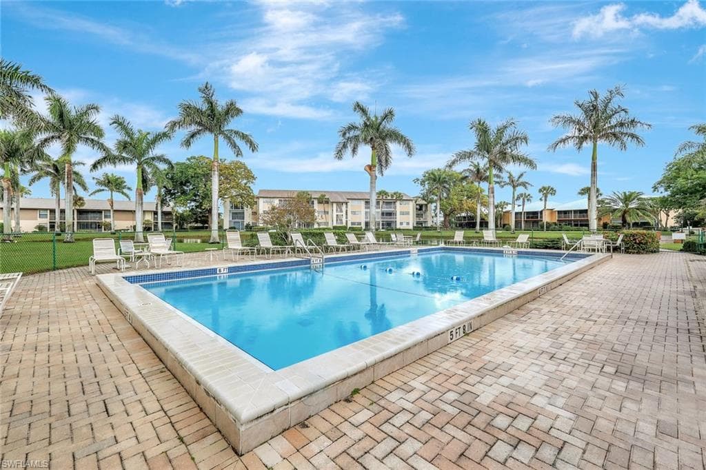 940 Palm View Dr 117, Naples, FL 34110-26