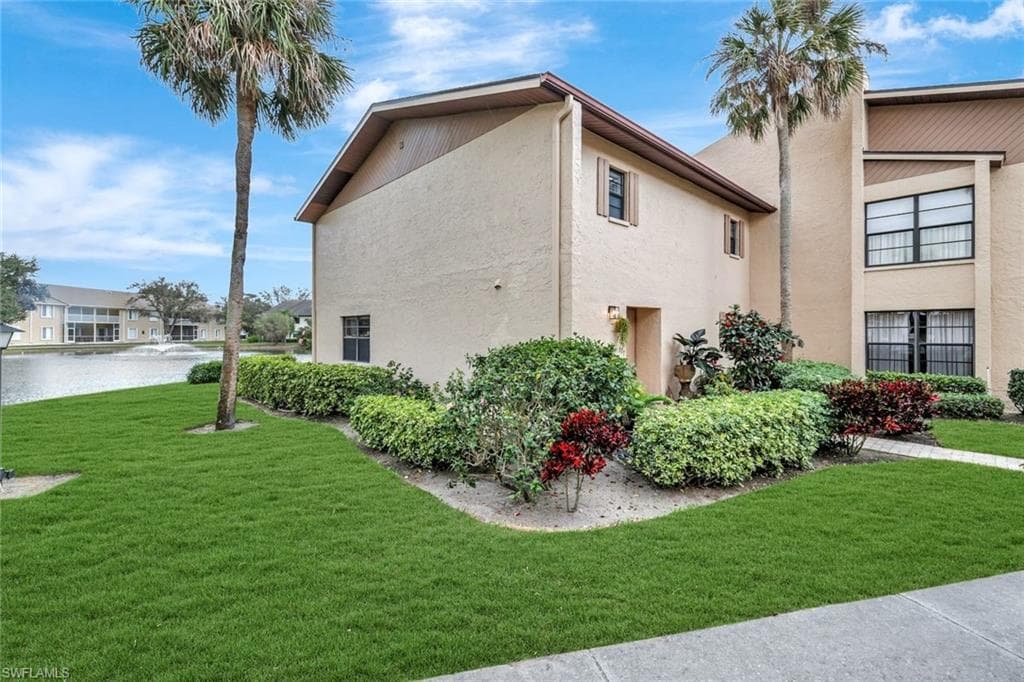 940 Palm View Dr 117, Naples, FL 34110-3