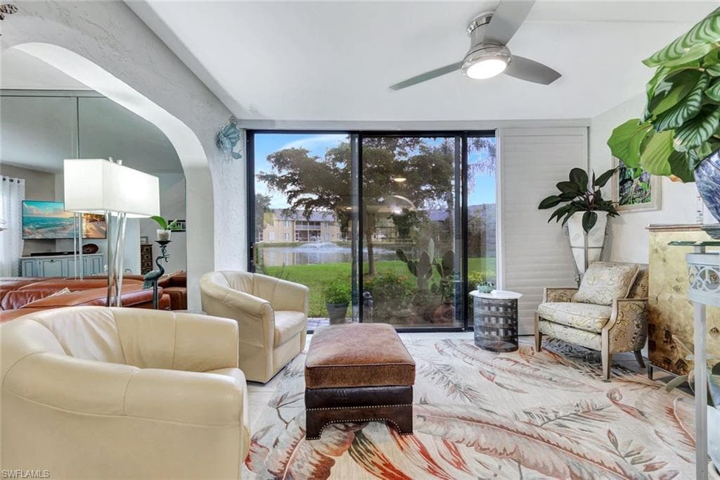 940 Palm View Dr 117, Naples, FL 34110-8