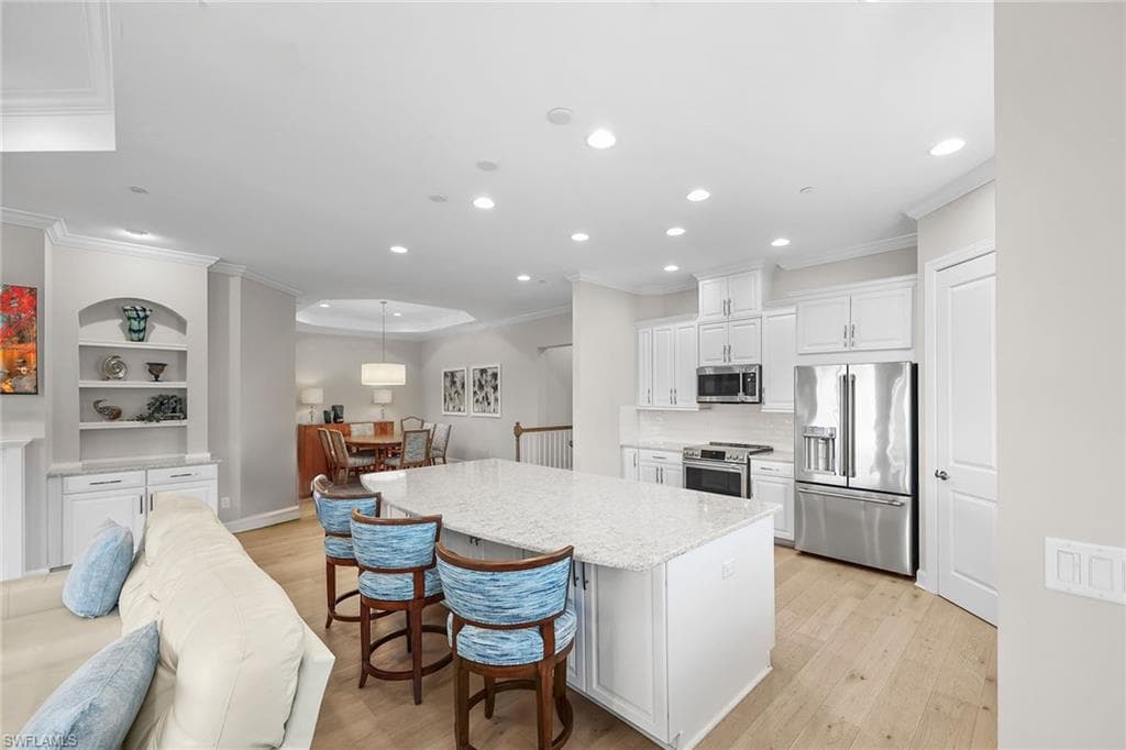 9657 Montelanico Loop 201, Naples, FL 34119-11