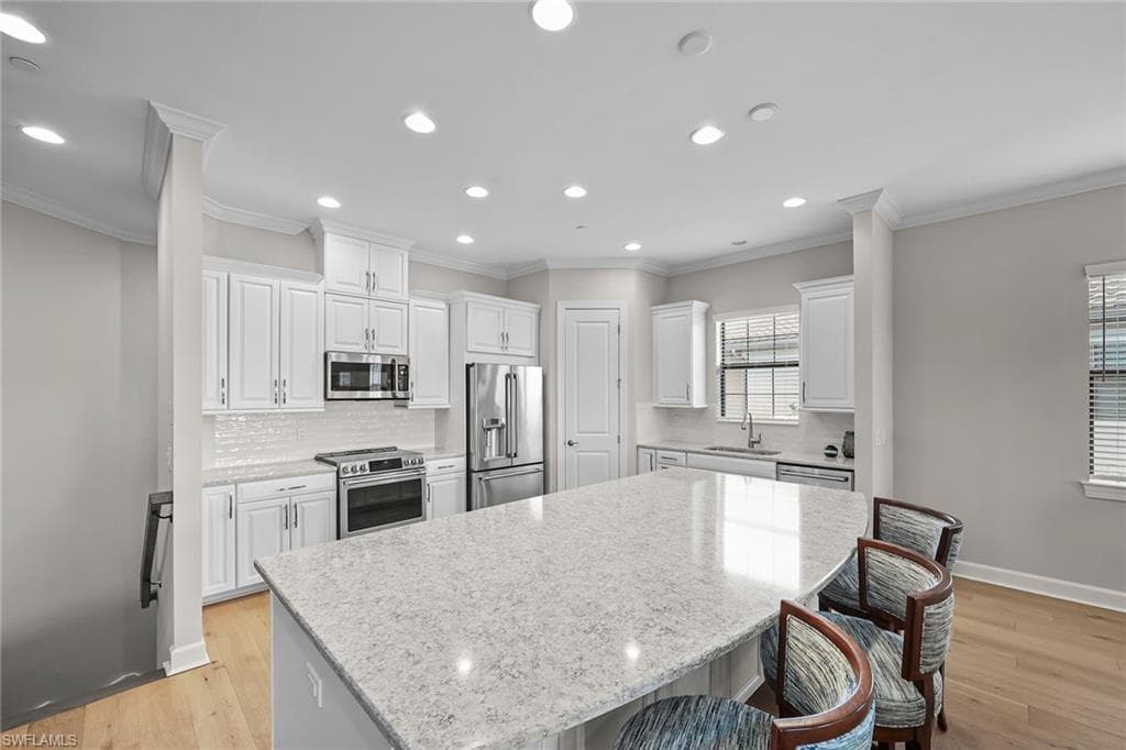 9657 Montelanico Loop 201, Naples, FL 34119-15