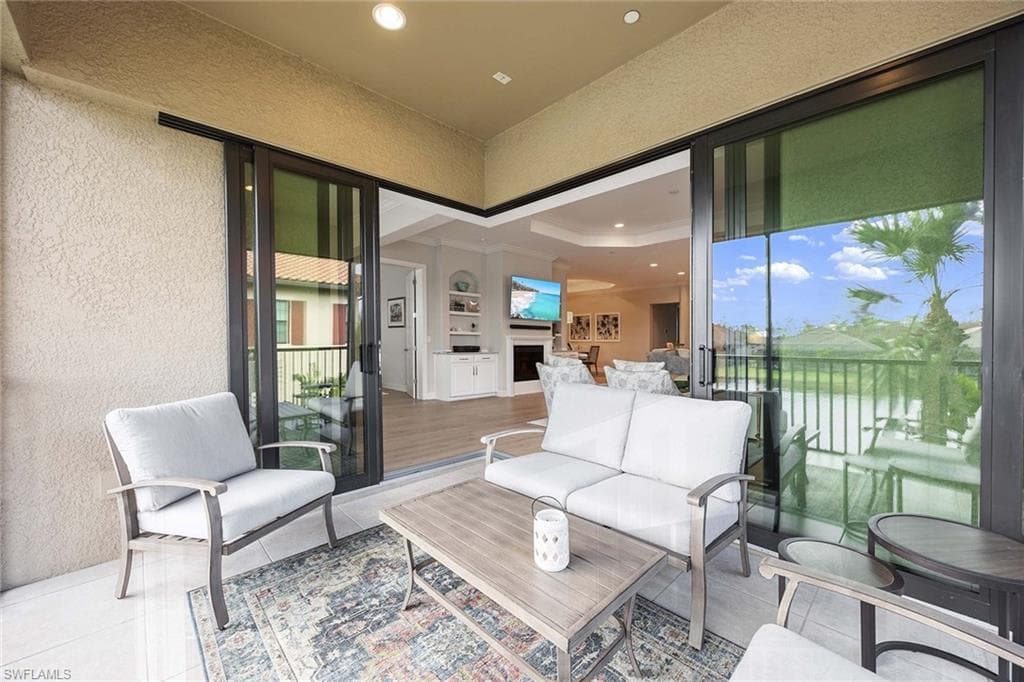 9657 Montelanico Loop 201, Naples, FL 34119-29