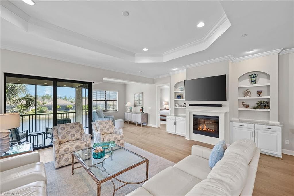 9657 Montelanico Loop 201, Naples, FL 34119-3