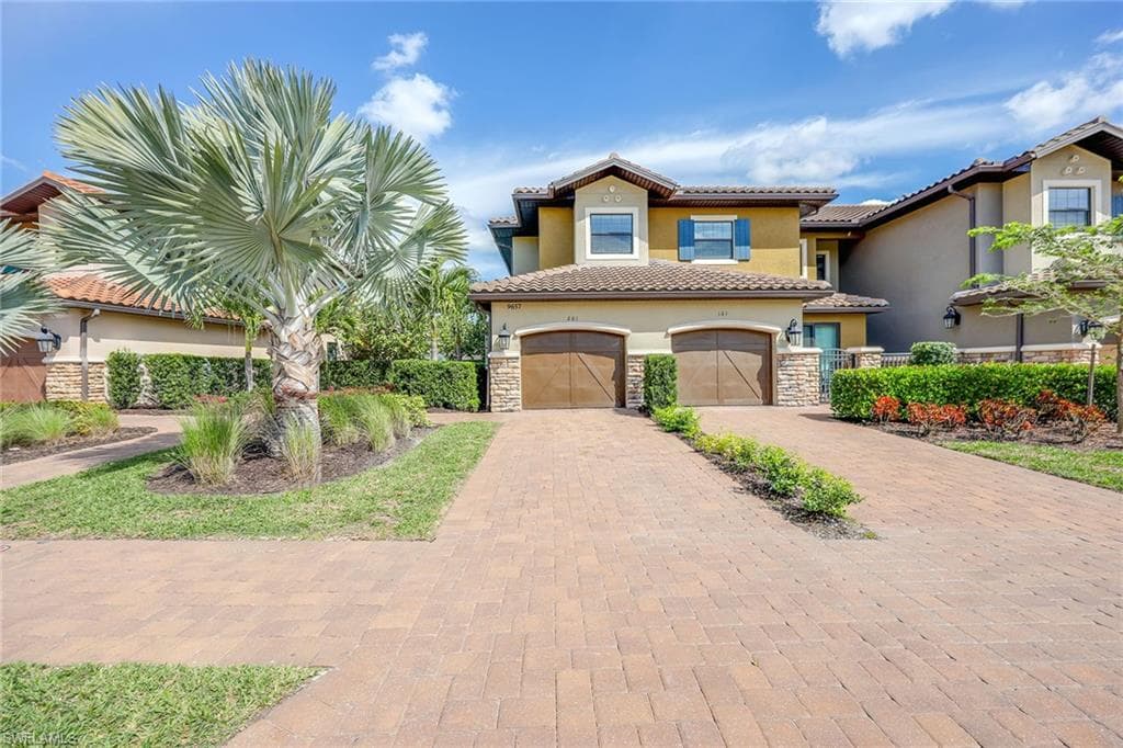 9657 Montelanico Loop 201, Naples, FL 34119-41