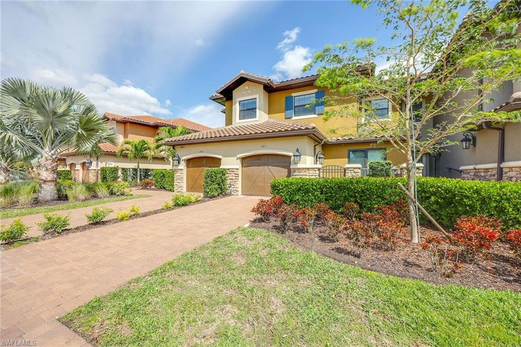 9657 Montelanico Loop 201, Naples, FL 34119-4