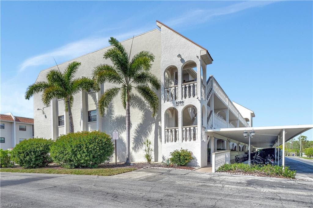 9395 Pennsylvania Ave 2, Bonita Springs, FL 34135-1