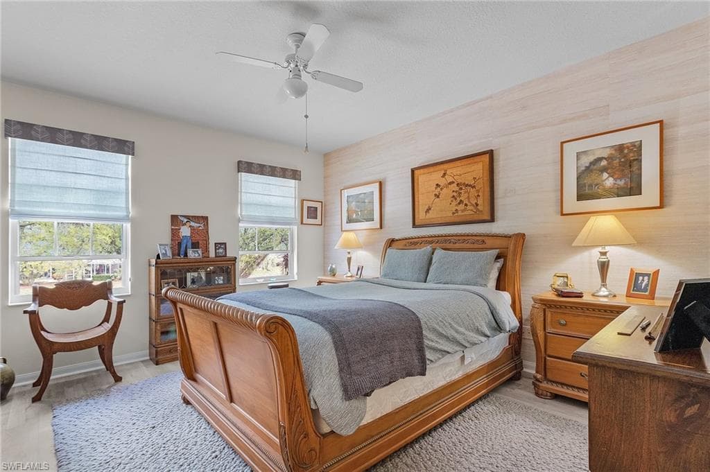 5677 Cove Cir, Naples, FL 34119-18