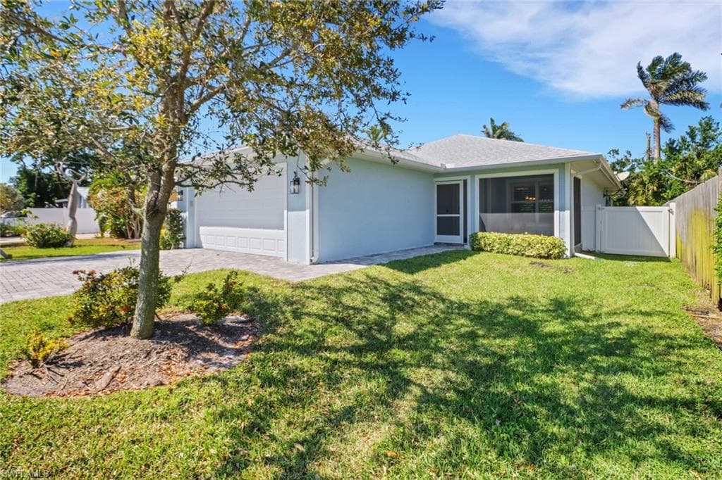 743 108th Ave N, Naples, FL 34108-29