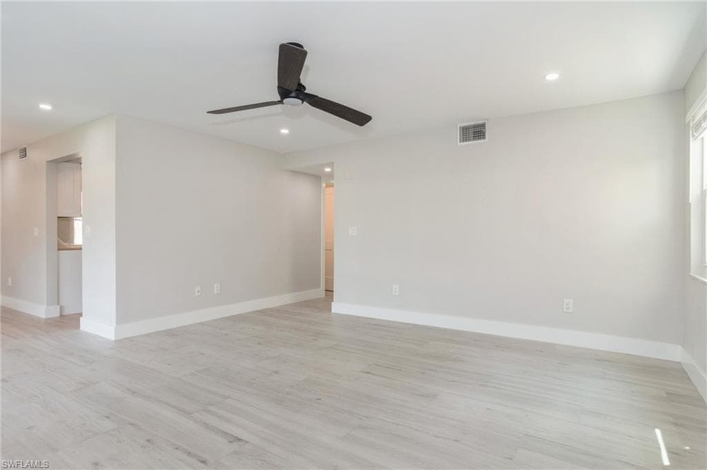 1155 Sandpiper St B3, Naples, FL 34102-6