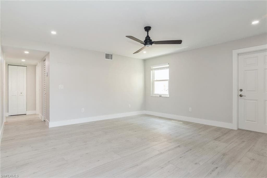 1155 Sandpiper St B3, Naples, FL 34102-7