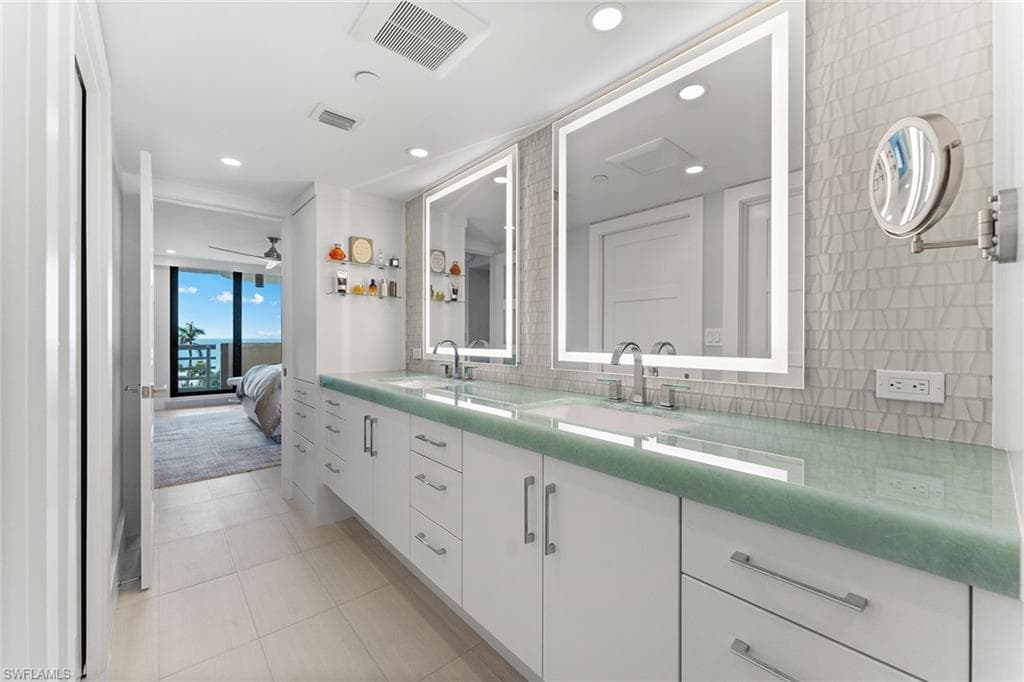 3100 Gulf Shore Blvd N 504, Naples, FL 34103-29