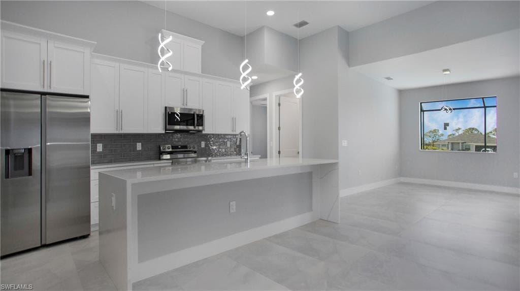 3808 43rd Pl, Cape Coral, FL 33993-18