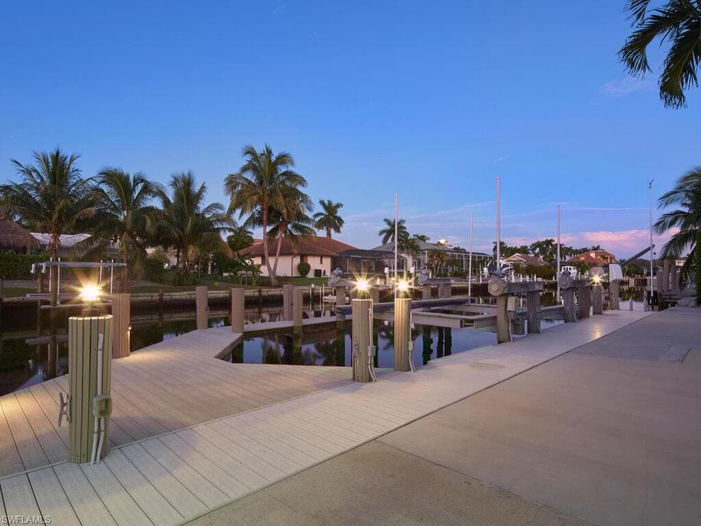 287 Meadowlark Ct, Marco Island, FL 34145-46