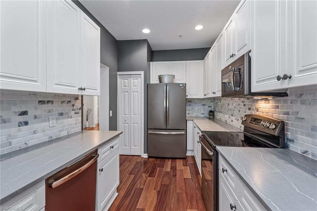 3945 Deer Crossing Ct 203, Naples, FL 34114-10
