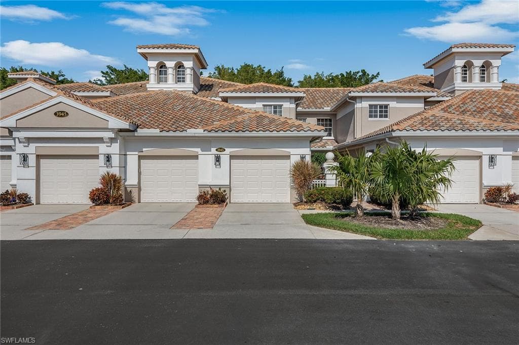 3945 Deer Crossing Ct 203, Naples, FL 34114-28